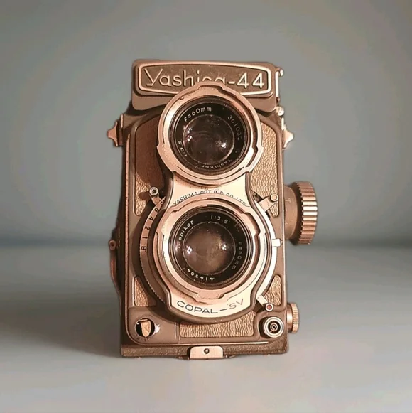 Vintage Yashica-44 Classic Camera